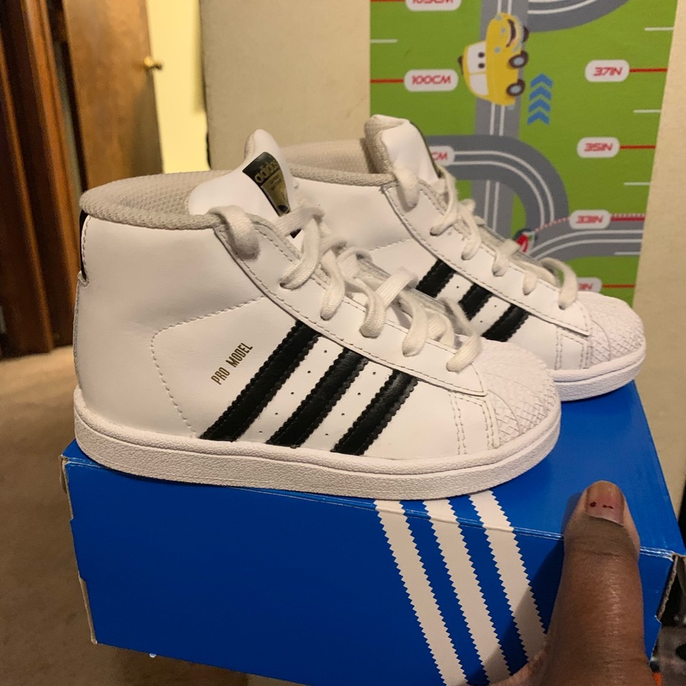 Adidas pro size 9 c